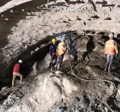 凤翔拱顶带模注浆料的施工流程及注意事项